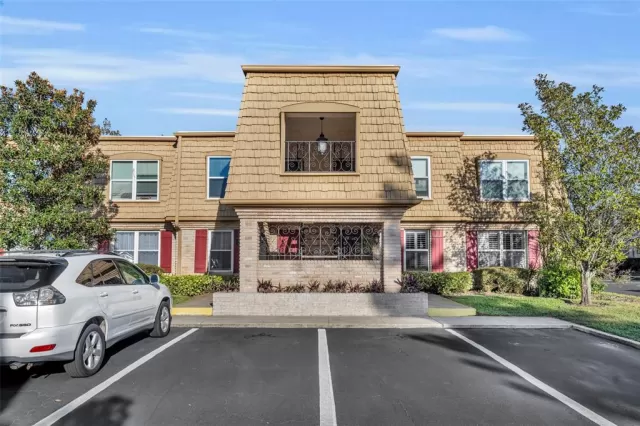 MLS: O6360351 Condo For Sale