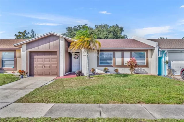 MLS: O6360398 Condo For Sale