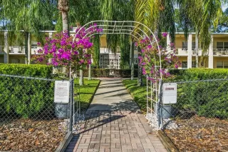 Photo #4: O6360533 Listing