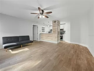 Photo #1: O6360542 Listing