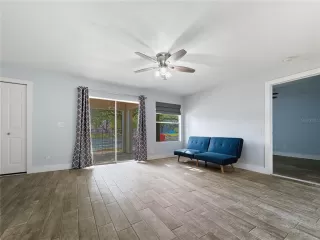 Photo #5: O6360542 Listing