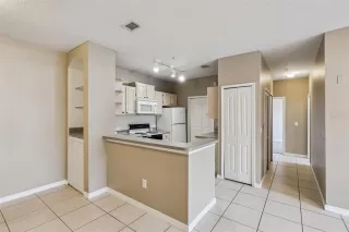 Photo #5: O6360970 Listing