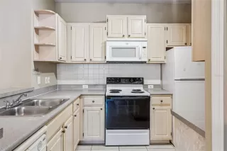 Photo #6: O6360970 Listing