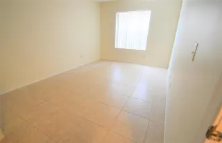 Photo #5: O6361602 Listing