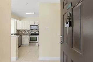 Photo #2: O6361872 Listing