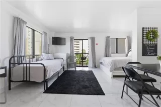 Photo #1: O6362405 Listing