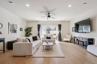 Photo #1: O6362981 Listing