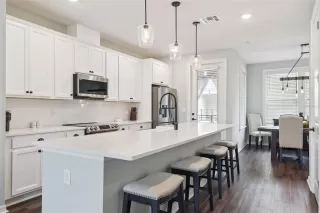 Photo #5: O6363312 Listing