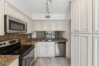 Photo #3: O6363425 Listing 