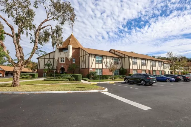 MLS: O6363435 Condo For Sale