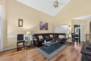 Photo #4: O6363626 Listing