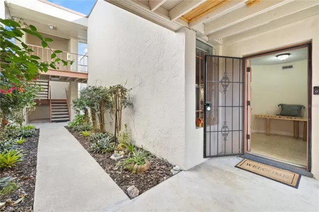 MLS: O6363759 Condo For Sale