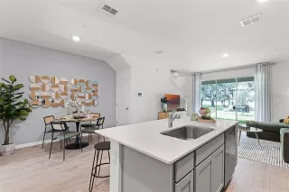 Photo #5: O6363999 Listing