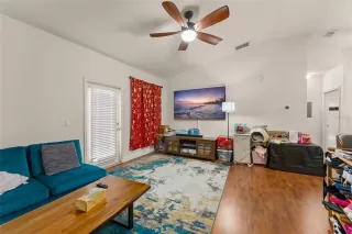 Photo #2: O6364061 Listing