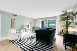 Photo #1: O6364158 Listing