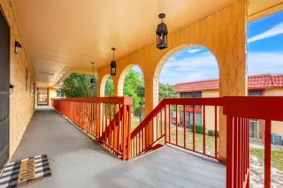 Photo #2: O6364570 Listing