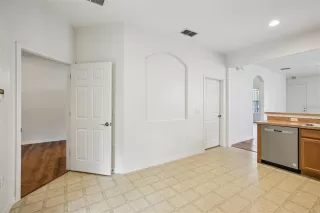 Photo #5: O6364693 Listing 