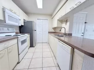 Photo #5: O6365467 Listing