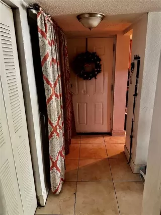 Photo #1: O6365886 Listing