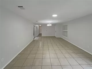 Photo #2: O6366429 Listing