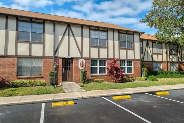 MLS: O6366653 Condo For Sale