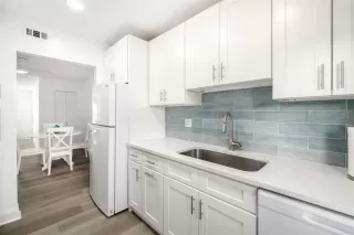 Photo #5: O6366653 Listing