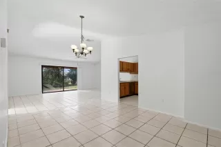 Photo #5: O6366904 Listing