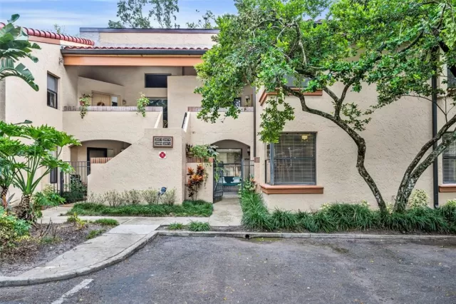 MLS: O6367037 Condo For Sale