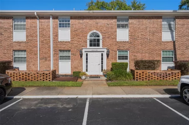 MLS: O6367047 Condo For Sale