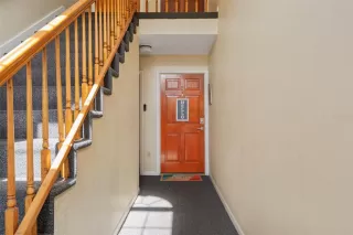 Photo #1: O6367047 Listing