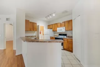 Photo #5: O6367236 Listing