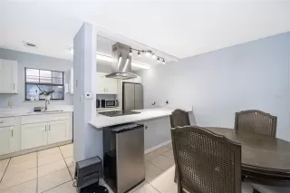 Photo #3: O6367268 Listing