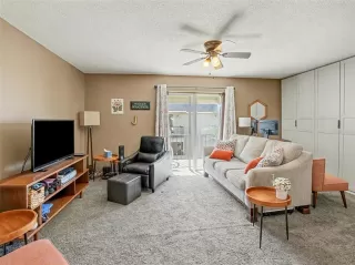 Photo #1: O6367275 Listing 