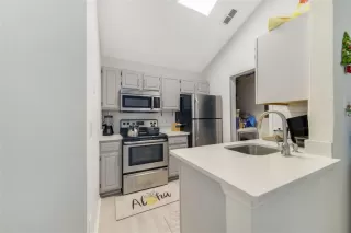 Photo #5: O6367530 Listing 