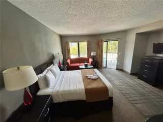 Photo #1: O6367752 Listing