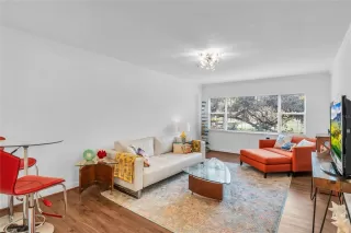 Photo #1: O6367841 Listing