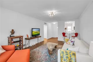 Photo #4: O6367841 Listing