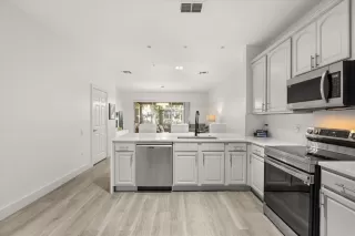 Photo #4: O6368108 Listing