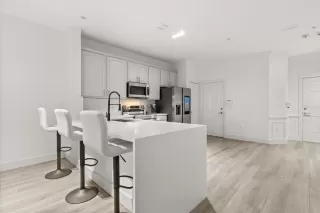 Photo #5: O6368108 Listing