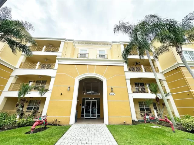 MLS: O6368308 Condo For Sale