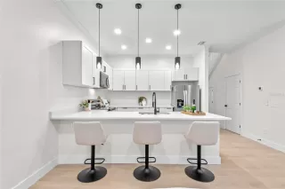 Photo #5: O6368354 Listing