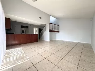 Photo #5: O6368447 Listing 