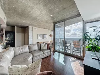 Photo #4: O6368753 Listing 