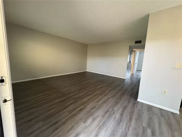 MLS: O6368813 Condo For Sale