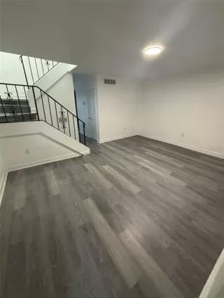 Photo #2: O6368821 Listing 