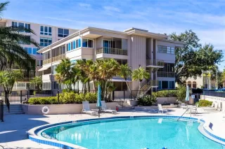 Photo #1: O6368912 Listing