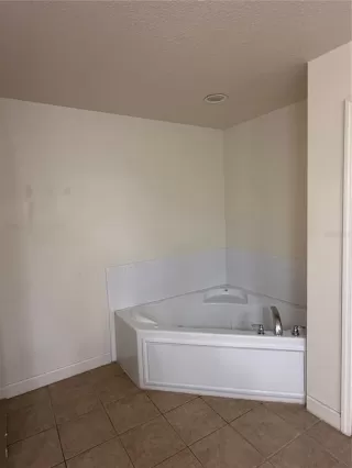 Photo #5: O6369482 Listing