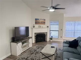 Photo #2: O6369511 Listing