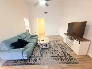 Photo #3: O6369511 Listing