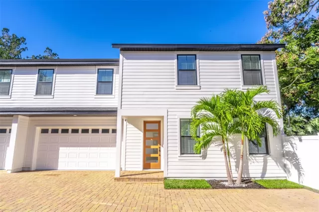 MLS: O6369934 Condo For Sale